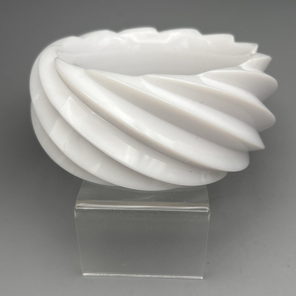 Vintage Chunky White Lucite Bangle Bracelet Molded Ribs Coastal Chic 8"